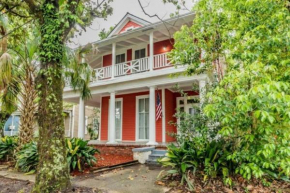 Pretty Peach Palace-Historic, Mins to Downtown